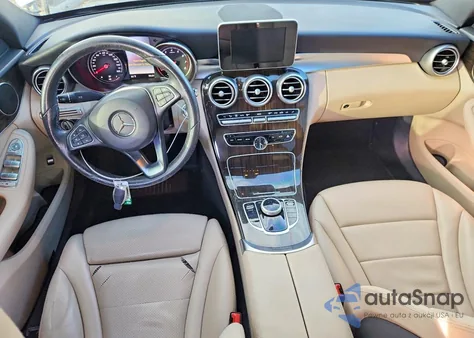 2018 Mercedes-Benz C 300 4Matic z USA, uszkodzony, nr VIN 55SWF4KB5JU237518